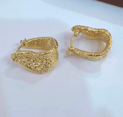 K18YG ピアス フープピアス 中空 バロック 18k YG 模様 雫 凸凹