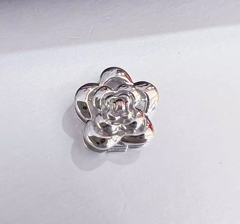 K18YG WG ペンダント カメリア 薔薇 花 18K YG イエローゴールド WG ホワイトゴールド ネックレスチャーム ブレスレットチャーム パーツ