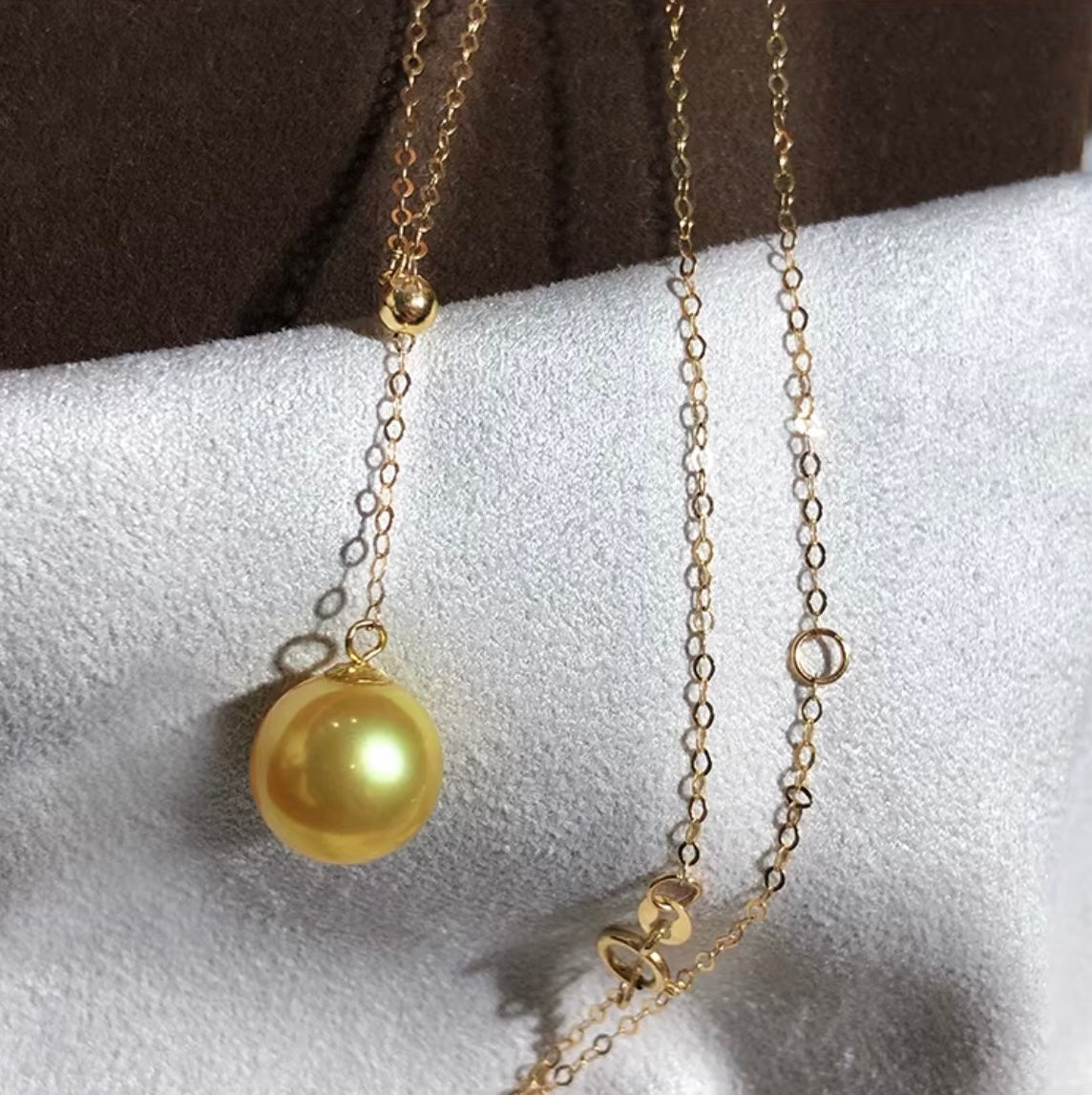 K18YG ゴールデンパール Y字 ネックレス 南洋真珠 パール スライド式 イエローゴールド YG 18K ゴールドパール 金色 真珠 ペンダント