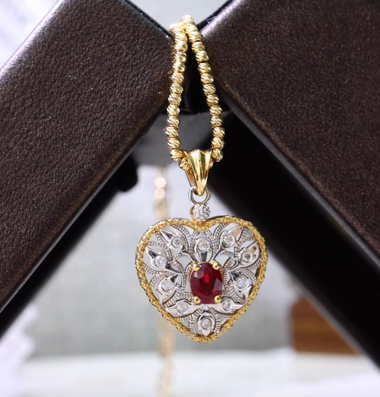 K18YG ルビー ダイヤモンド ペンダント 18K イエローゴールド ペンダントトップ 開口バチカン ネックレス 大ぶり 大きめ オーバル 花