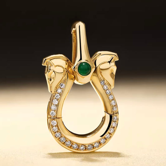 K18YG エメラルド ダイヤモンド 午年 双子馬 クラスプ ペンダント バチカン パーツ 18K イエローゴールド 大きめ 馬モチーフ ホース チャーム
