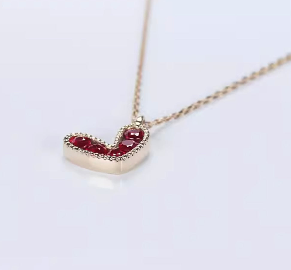 K18YG 天然ピジョンブラッドルビー ハート ペンダント ネックレス 18K イエローゴールド ハート型 小ぶり