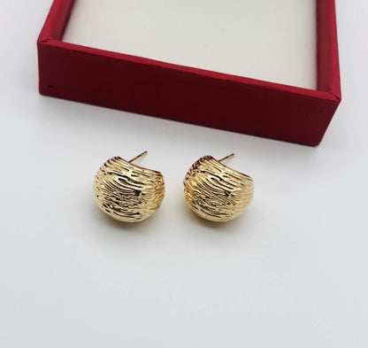 K18YG 中空ピアス 松ぼっくり スタッドピアス  模様 丸い 球体 ピアス