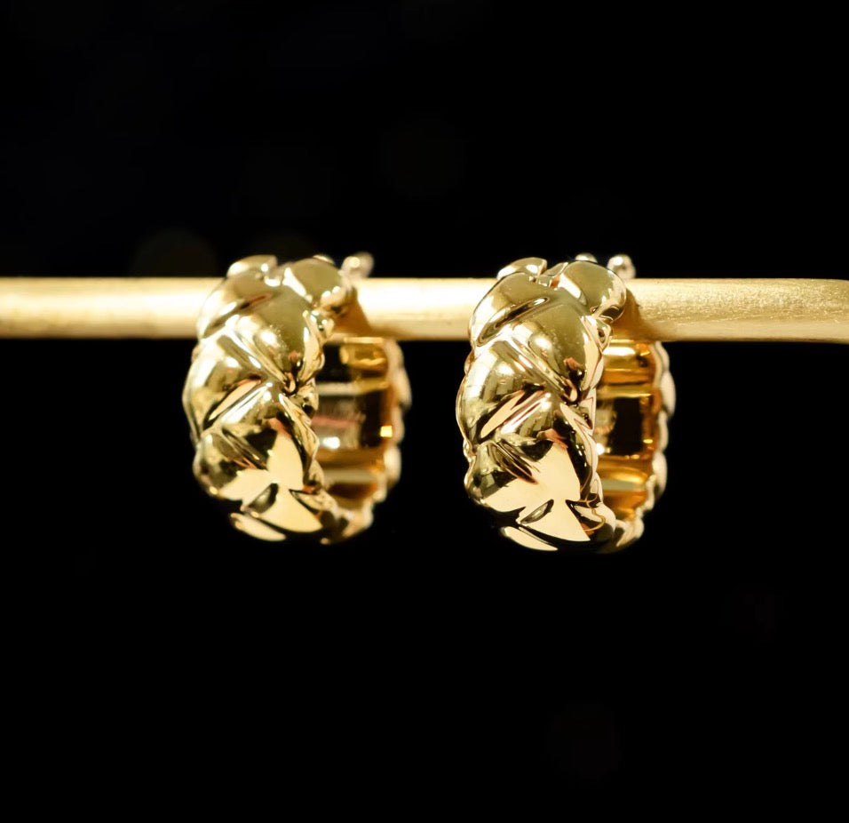 K18YG リングピアス 中空 18K イエローゴールド ピアス フープピアス X 模様 キルティング 柄