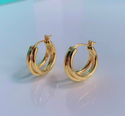 K18YG 3連 リングピアス 中空 フープピアス 猫爪 18k イエローゴールド 耳たぶに優しいイタリアンジュエリー