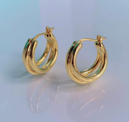 K18YG 3連 リングピアス 中空 フープピアス 猫爪 18k イエローゴールド 耳たぶに優しいイタリアンジュエリー