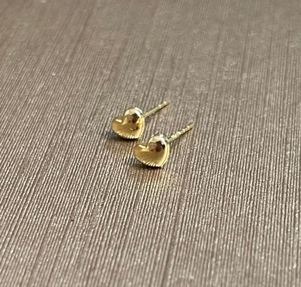 K18YG スタッドピアス ミニ ハート イタリアンジュエリー 18k イエローゴールド 小さめ ぷっくり 鏡面