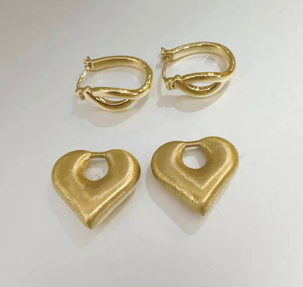 K18YG ハート 2way ピアス 18K ヘアライン 艶消し リングピアス フープ 中空 イエローゴールド やすり加工 18K チャーム 揺れる
