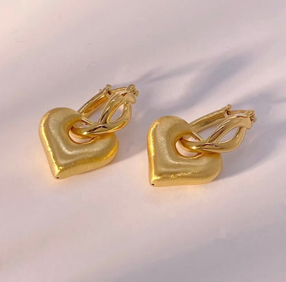 K18YG ハート 2way ピアス 18K ヘアライン 艶消し リングピアス フープ 中空 イエローゴールド やすり加工 18K チャーム 揺れる