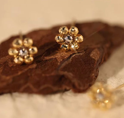 K18YG デイジーフラワー スタッドピアス カットボール 18K  花 フローラル キラキラ