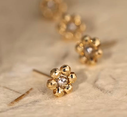 K18YG デイジーフラワー スタッドピアス カットボール 18K  花 フローラル キラキラ