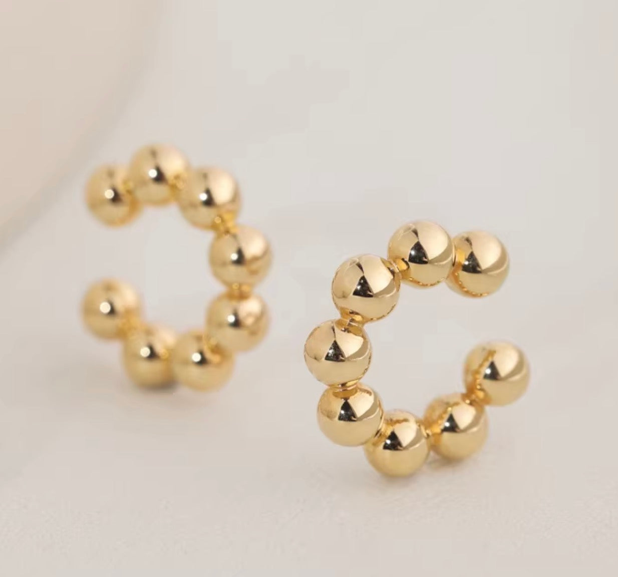 K18YG イヤーカフ 18k イエローゴールド ノンホールピアス ポンデリング ボール リング シングルピアス 片耳用 中空