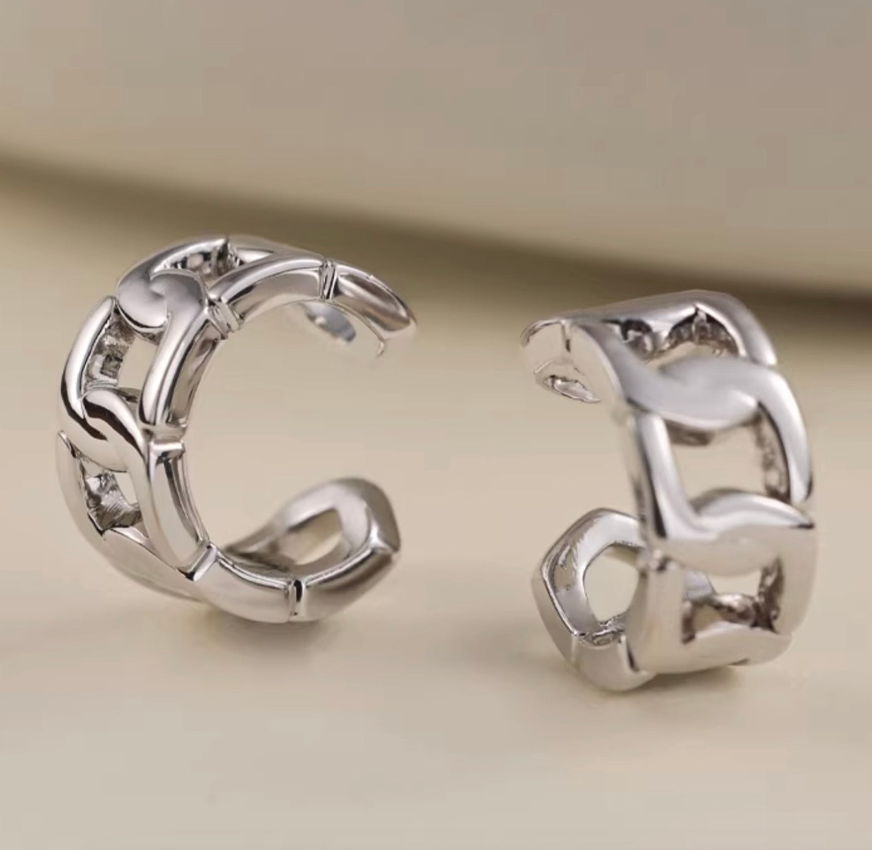 K18YG WG 喜平 イヤーカフ 18k イエローゴールド ホワイトゴールド 18金 シングル イヤーカフ 片耳用 中空 メンズ レディース