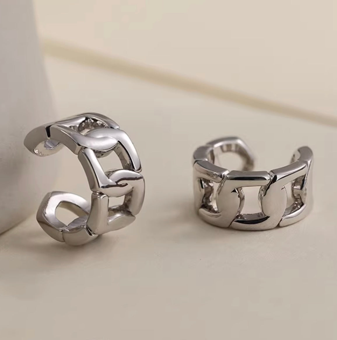 K18YG WG 喜平 イヤーカフ 18k イエローゴールド ホワイトゴールド 18金 シングル イヤーカフ 片耳用 中空 メンズ レディース