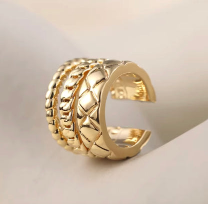 K18YG イヤーカフ 3連 18k イエローゴールド キルティング 三連 リング型 片耳用 X 模様 中空