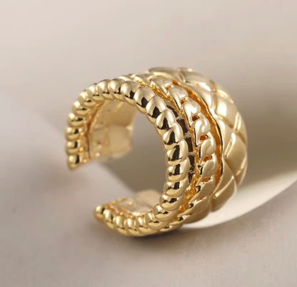 K18YG イヤーカフ 3連 18k イエローゴールド キルティング 三連 リング型 片耳用 X 模様 中空