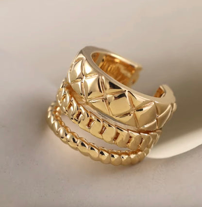 K18YG イヤーカフ 3連 18k イエローゴールド キルティング 三連 リング型 片耳用 X 模様 中空