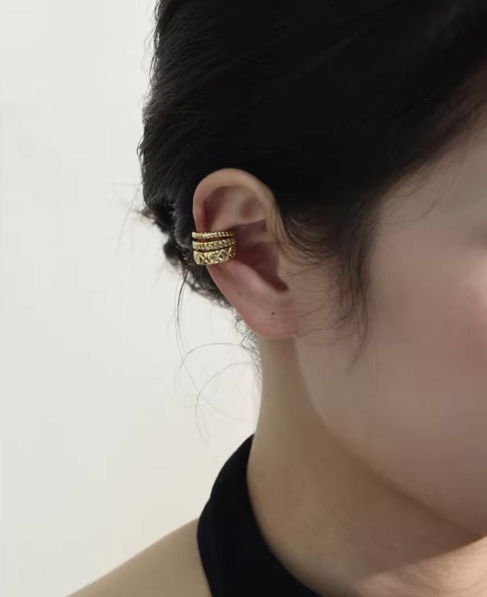 K18YG イヤーカフ 3連 18k イエローゴールド キルティング 三連 リング型 片耳用 X 模様 中空