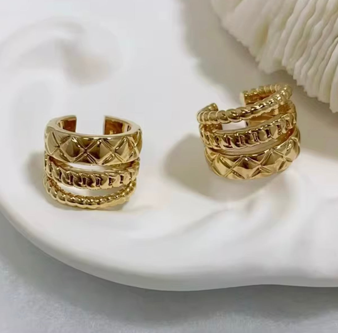 K18YG イヤーカフ 3連 18k イエローゴールド キルティング 三連 リング型 片耳用 X 模様 中空