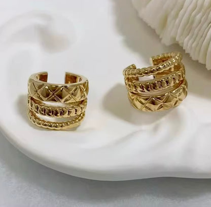 K18YG イヤーカフ 3連 18k イエローゴールド キルティング 三連 リング型 片耳用 X 模様 中空