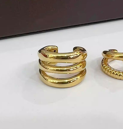 K18YG イヤーカフ 3連 18k イエローゴールド 三連 シングル 片耳用 中空 メンズ レディース