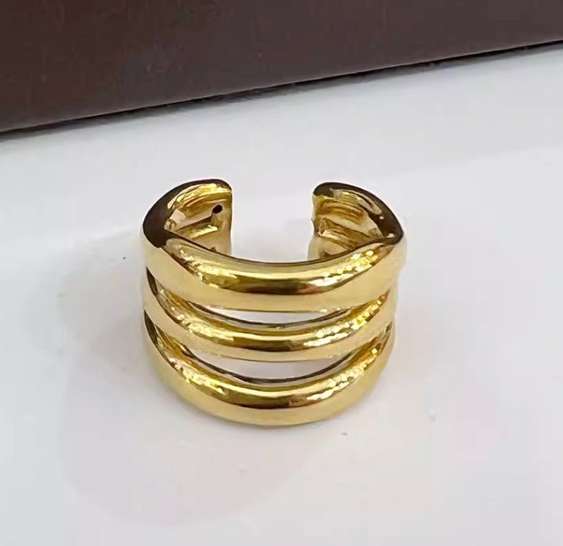 K18YG イヤーカフ 3連 18k イエローゴールド 三連 シングル 片耳用 中空 メンズ レディース