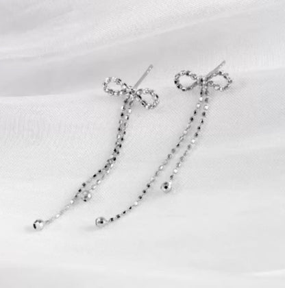 K18YG チェーンピアス ロングピアス スタッドピアス リボン 18k イエローゴールド カットボール キラキラ ボールチェーン 揺れる 可愛い