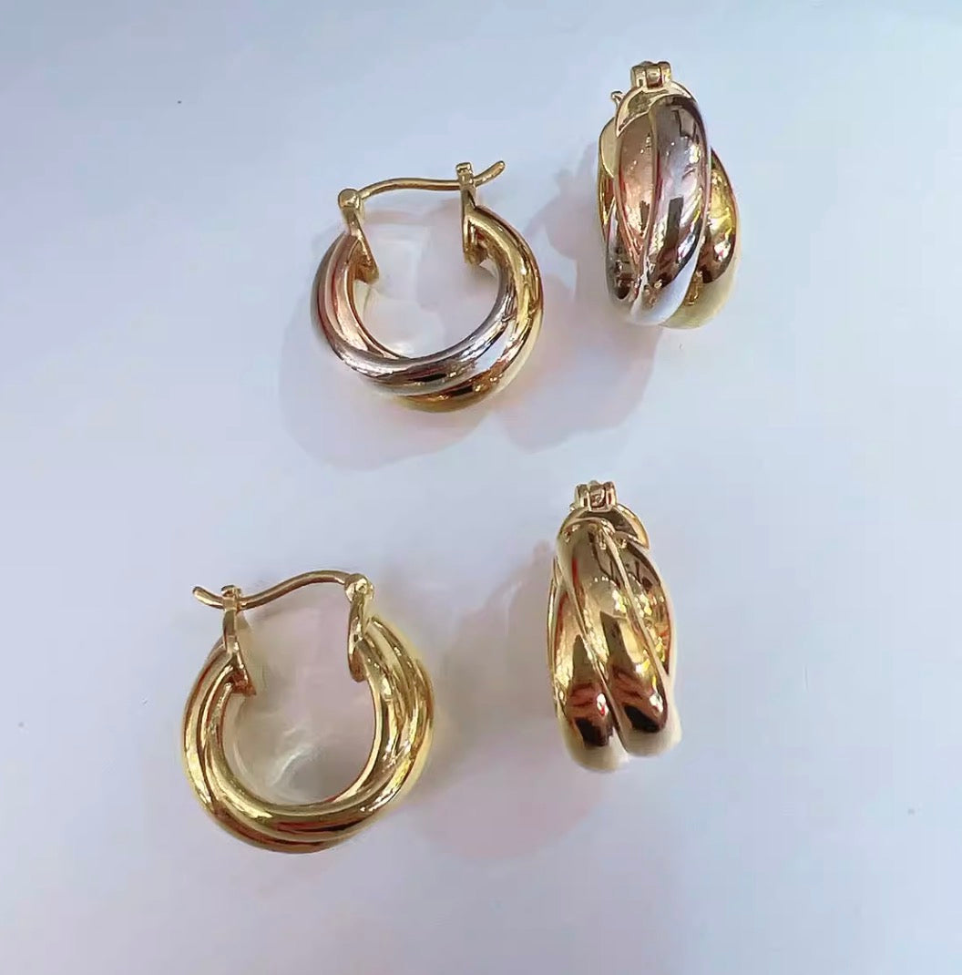 K18YG 3連 リングピアス ツイスト フープピアス 中空 18k ぷっくり ボリューム