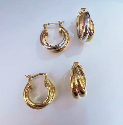 K18YG 3連 リングピアス ツイスト フープピアス 中空 18k ぷっくり ボリューム