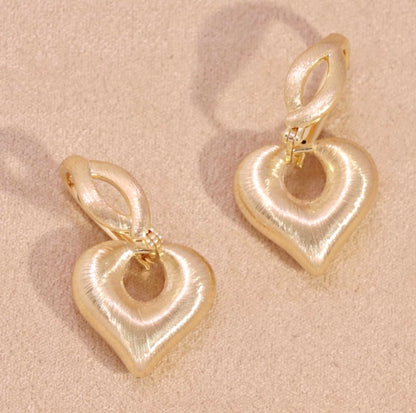 K18YG ハート 2way リングピアス 18K ヘアライン 艶消し フープ 中空  やすり加工 チャーム 揺れる