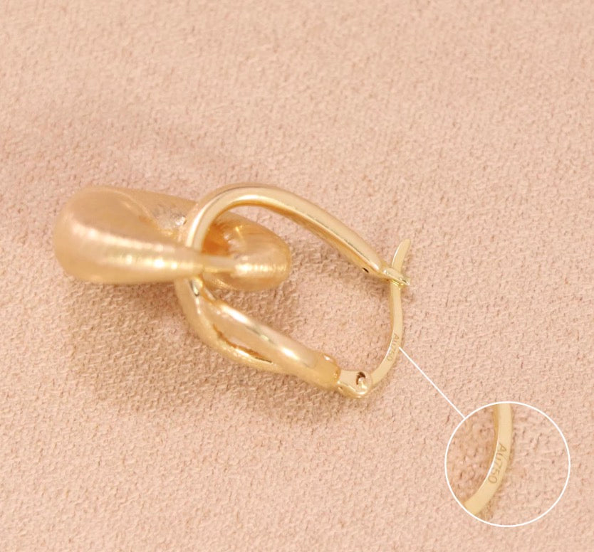 K18YG ハート 2way リングピアス 18K ヘアライン 艶消し フープ 中空  やすり加工 チャーム 揺れる