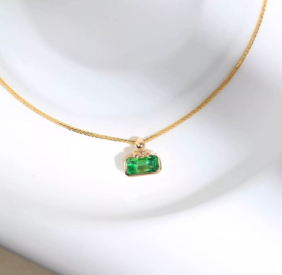 K18YG ツァボライト カザニグリーン エメラルドカット ペンダント 18K 長方形 ネックレス チャーム