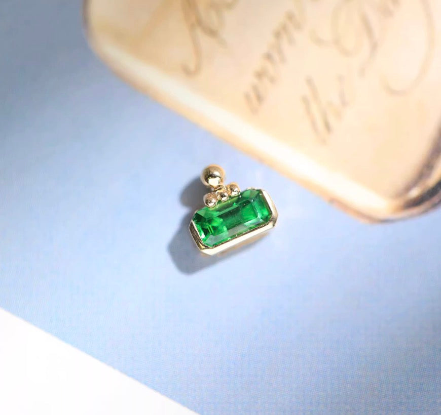 K18YG ツァボライト カザニグリーン エメラルドカット ペンダント 18K 長方形 ネックレス チャーム