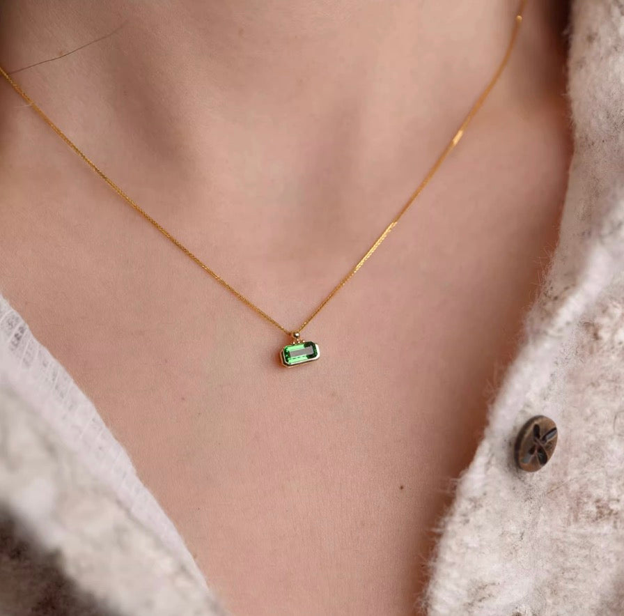 K18YG ツァボライト カザニグリーン エメラルドカット ペンダント 18K 長方形 ネックレス チャーム
