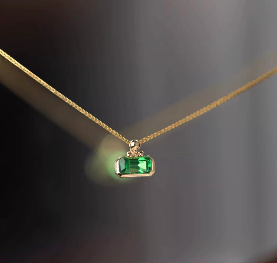K18YG ツァボライト カザニグリーン エメラルドカット ペンダント 18K 長方形 ネックレス チャーム