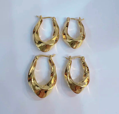 K18YG ティアドロップ バロック 中空 フープピアス リングピアス 18K ツイスト ウェーブ