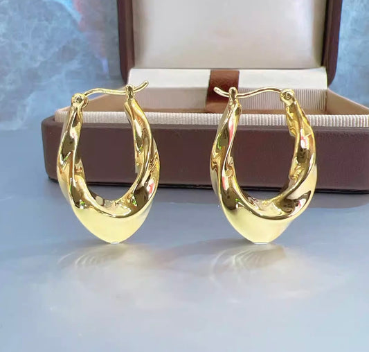 K18YG ティアドロップ バロック 中空 フープピアス リングピアス 18K ツイスト ウェーブ