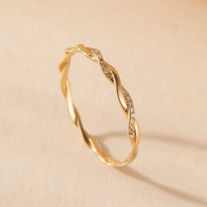 K18YG ダイヤモンド ツイスト リング 指輪 18k ロープ ねじり 細め