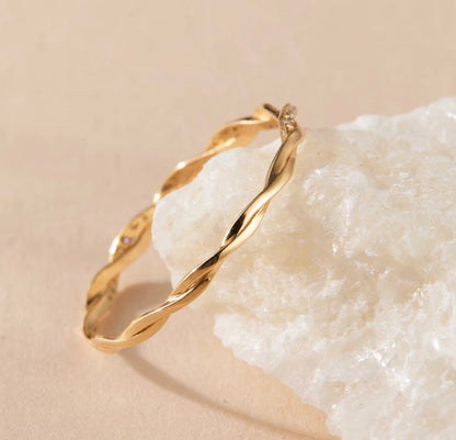 K18YG ダイヤモンド ツイスト リング 指輪 18k ロープ ねじり 細め