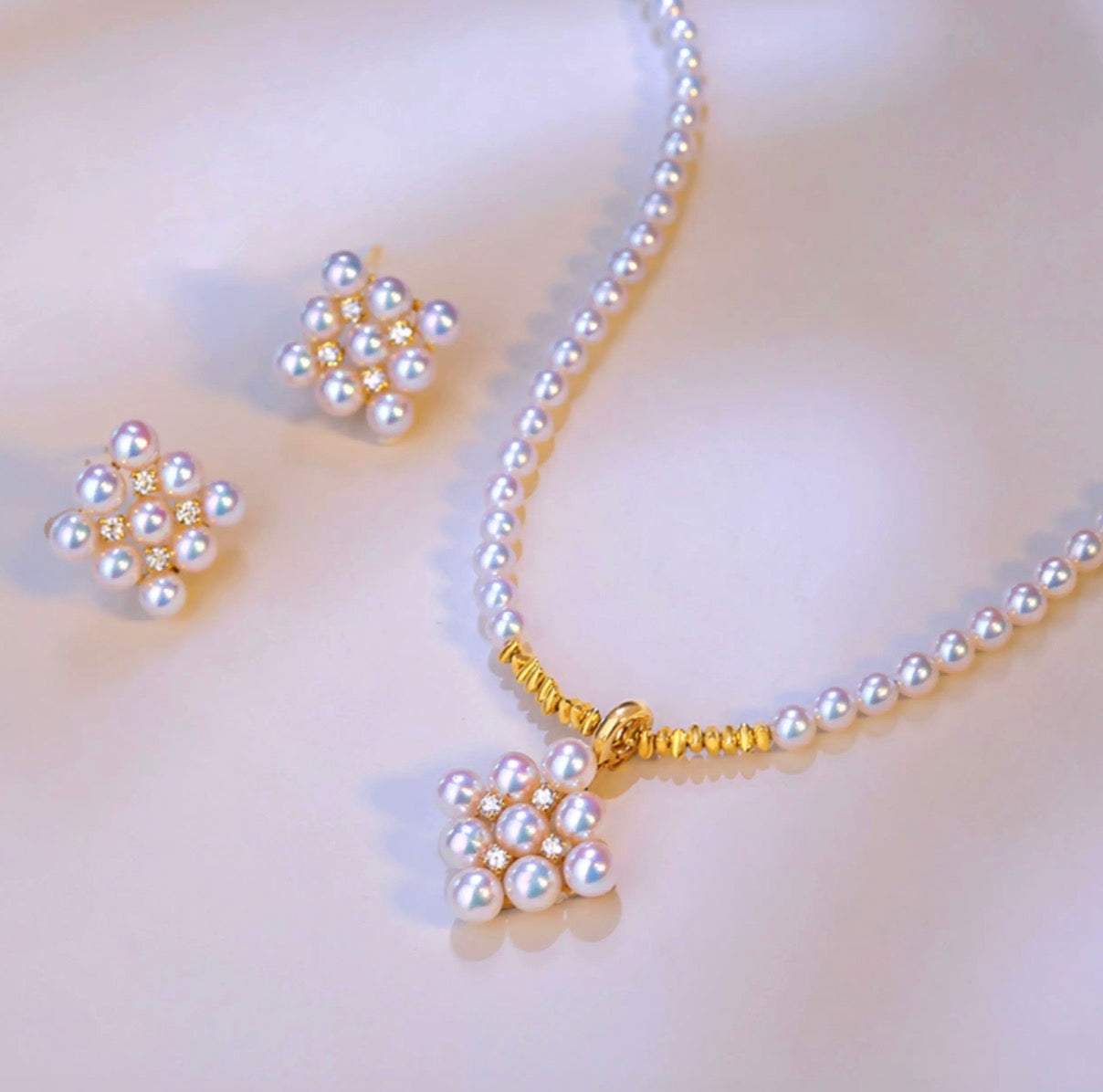 18K Yellow Gold Akoya Pearl Bracelet with Lace, 18K Akoya Pearl Lacy Bangle, Infinity 8 Wire