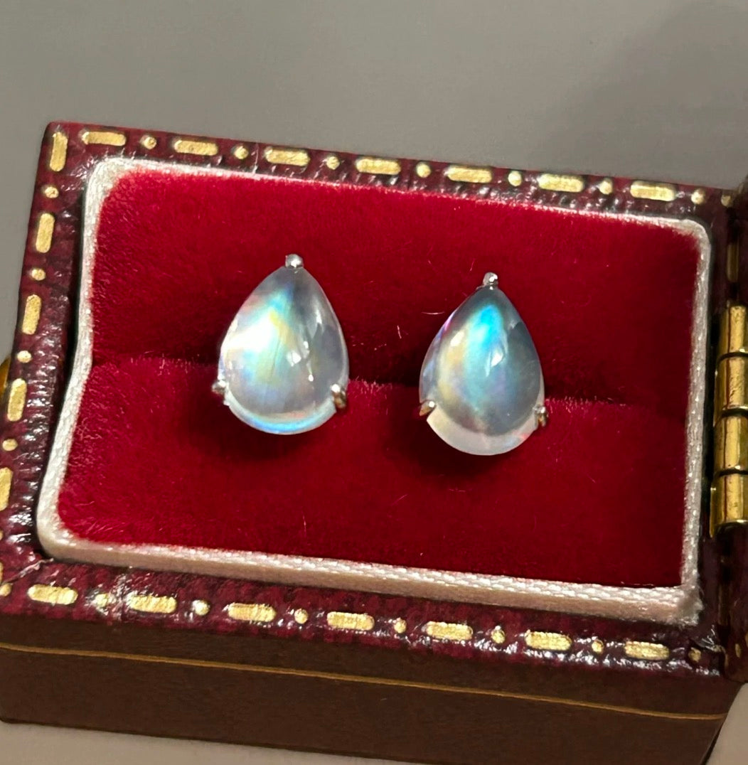 pt900 天然スリランカ産 ロイヤルブルームーンストーン ペアシェイプ レインボーシラー 虹色 雫 プラチナ pt900 スタッドピアス ドロップ