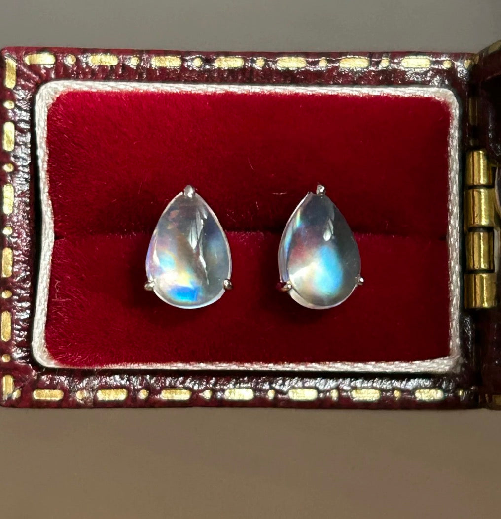 pt900 天然スリランカ産 ロイヤルブルームーンストーン ペアシェイプ レインボーシラー 虹色 雫 プラチナ pt900 スタッドピアス ドロップ