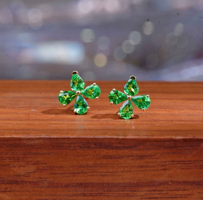 K18YG ツァボライト スタッドピアス 四ツ葉 花 グリーン 緑 クローバー イエローゴールド 18k ティアドロップ
