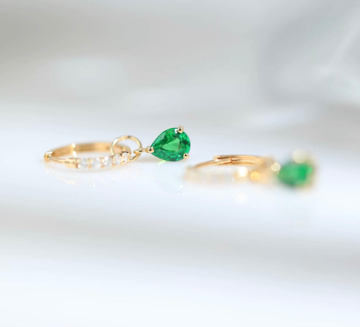 K18YG 天然ツァボライト 2way リングピアス ダイヤモンド ティアドロップ フープ メレダイヤ イエローゴールド 18k グリーン 緑 揺れる