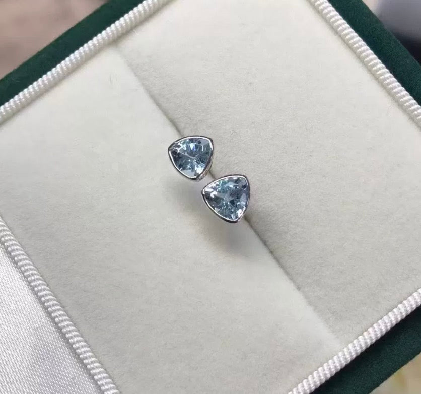 pt900 アクアマリン スタッドピアス トライアングル 1ct プラチナ 三角形