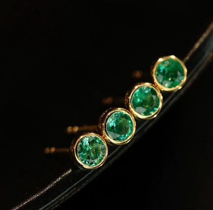 K18YG エメラルド ミニピアス スタッドピアス ラウンド 丸 シンプル ワンポイント 18k 緑