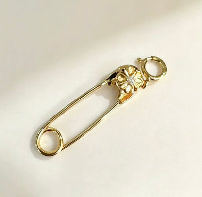 K18YG ダイヤモンド エメラルド 花 ブローチ ペンダント au750 安全ピン チャーム留め 18K ヒキワ イエローゴールド 繋ぎ 引き輪 チャーム