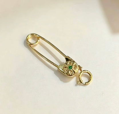 K18YG ダイヤモンド エメラルド 花 ブローチ ペンダント au750 安全ピン チャーム留め 18K ヒキワ イエローゴールド 繋ぎ 引き輪 チャーム