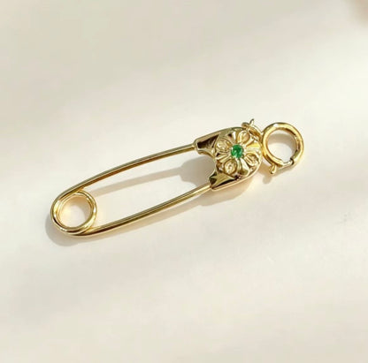 K18YG ダイヤモンド エメラルド 花 ブローチ ペンダント au750 安全ピン チャーム留め 18K ヒキワ イエローゴールド 繋ぎ 引き輪 チャーム