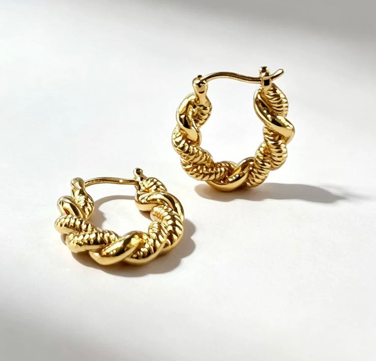 K18YG 中空ピアス ツイスト ロープ リングピアス イタリアンジュエリー 18k イエローゴールド 軽量 ねじり しめ縄